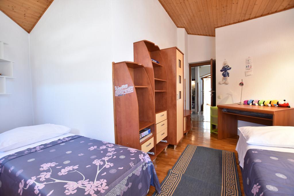 Apartments Nena Pula Exterior photo