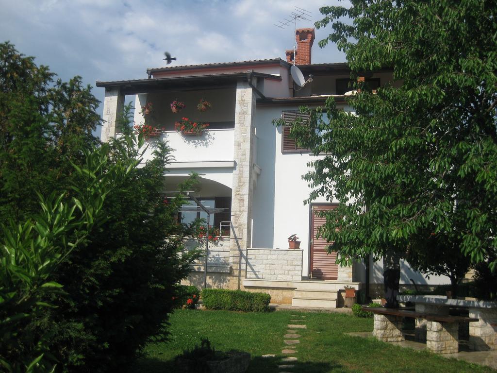Apartments Nena Pula Exterior photo